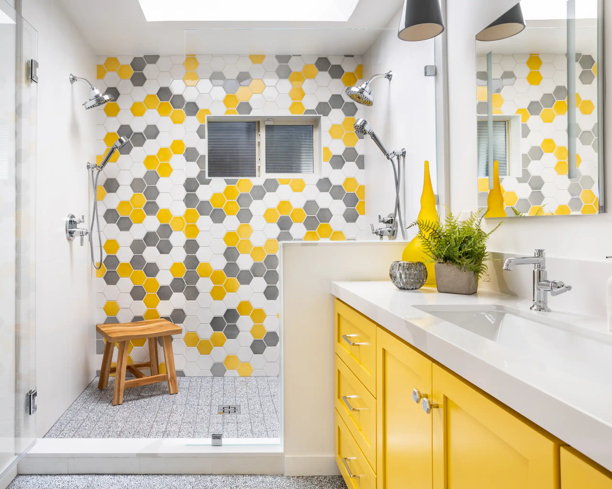 Bathroom of the Week: Sunny and Bright With a Large Shower